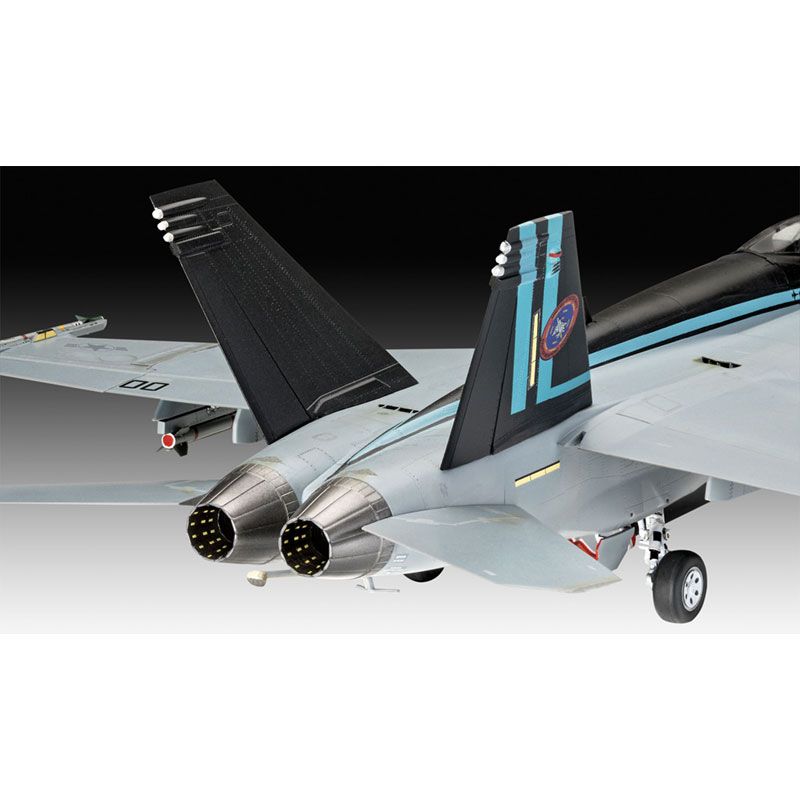 REVELL F/A-18E SUPER HORNET "TOP GUN" 1:48 Scale MODEL KIT