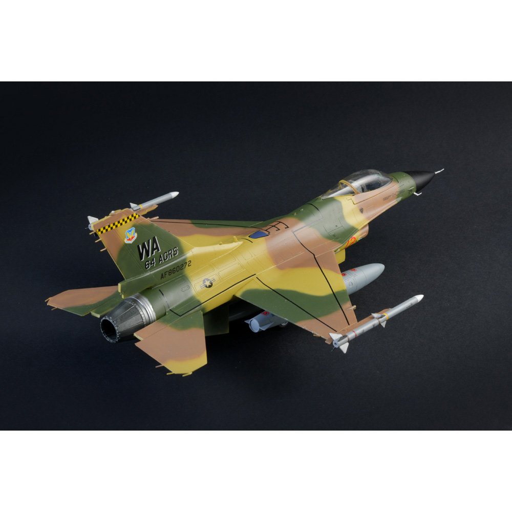 ITALERI F-16C FIGHTING FALCON WAR THUNDER EDITION, 1:48 Scale Model Kit