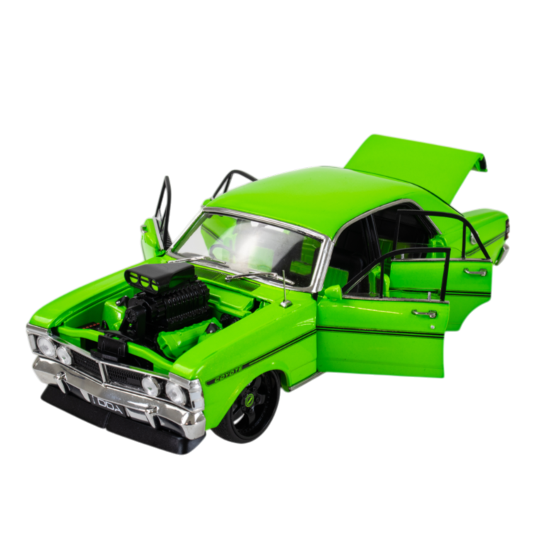 Green Ford XY GTHO Supercharged, 1:24 Scale Diecast Car