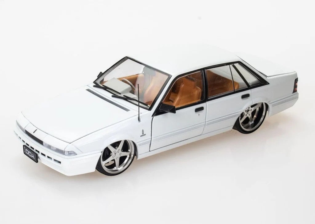 Metallic White Custom Holden VL Calais, 1:24 Scale Diecast Car