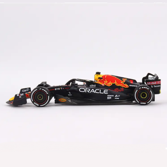 Mini GT, Oracle Red Bull Racing RB18 #1 Max Verstappen 2022 Abu Dhabi Grand Prix Winner - 1:64 Scale Diecast Model Car