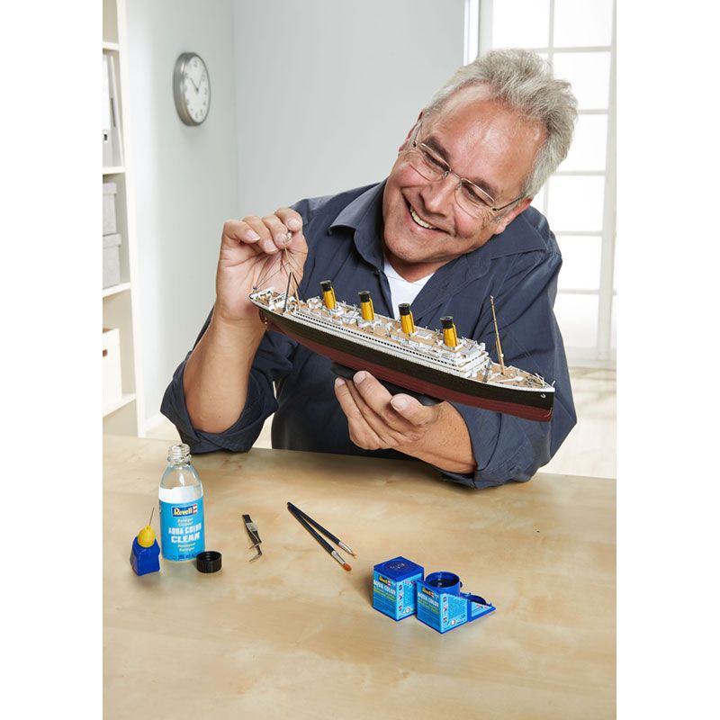 REVELL RMS TITANIC, 1:700 Scale Model Kit