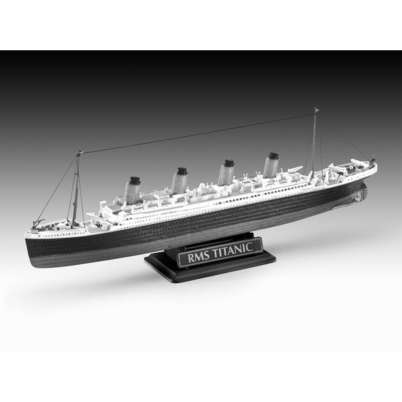 REVELL GIFT SET RMS TITANIC TWIN SET, 1:700 Scale Model Kit