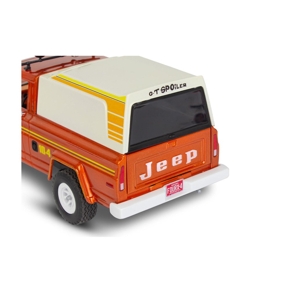 REVELL JEEP J-10 PICKUP WITH CAMPER TOP, 1:24 Scale Model Kit