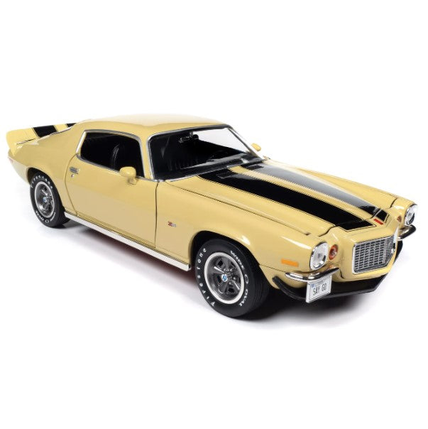 1972 Chevy Camaro RS/Z28, American Muscle, 1:18 Scale Diecast Car