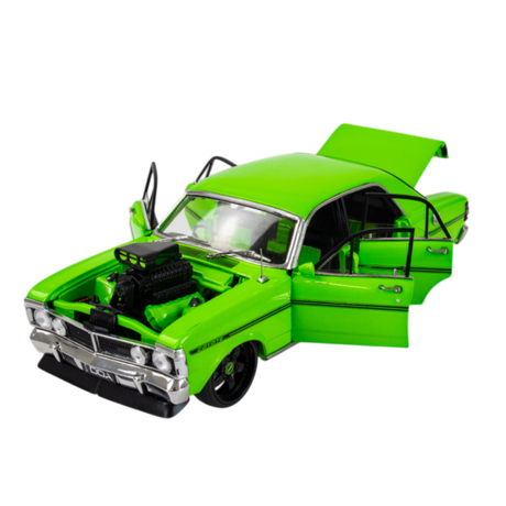 Green Ford XY GTHO Supercharged, 1:24 Scale Diecast Car