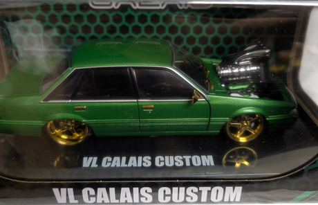 CHASE VERSION: Osiris Green Supercharged Holden VL Calais, 1:24 Scale Diecast Car