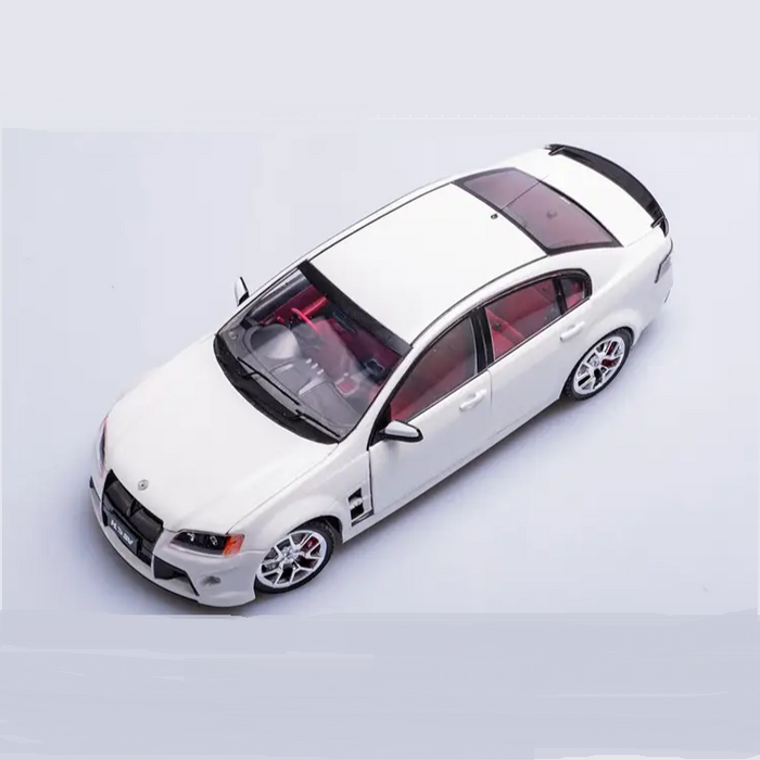 Biante Holden HSV W427 2008 Heron White 1 18 Scale Diecast